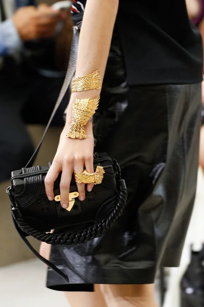 Look 28